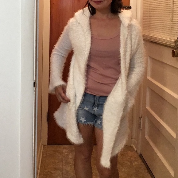 ❌SOLD❌PLUSH in Snow- Popcorn Knit Cardigan - Picture 7 of 9